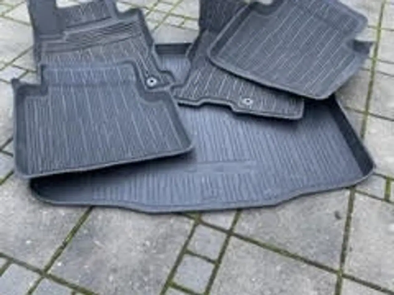 Billede 4 - Alu-fælge m. vinterdæk til FORD KUGA - Titanium