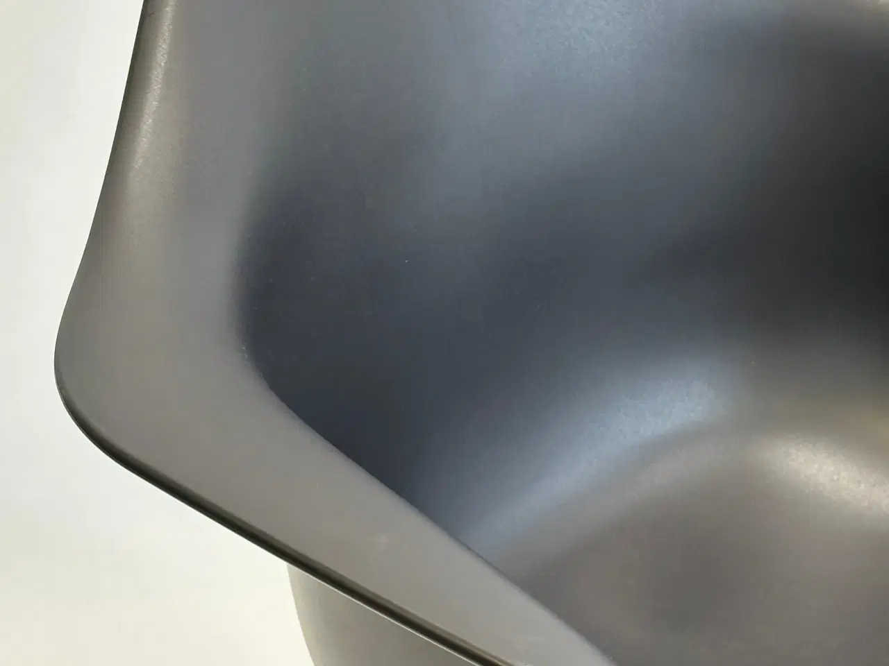 Billede 8 - Vitra Eames Plastic Armchair DAR (Sort)