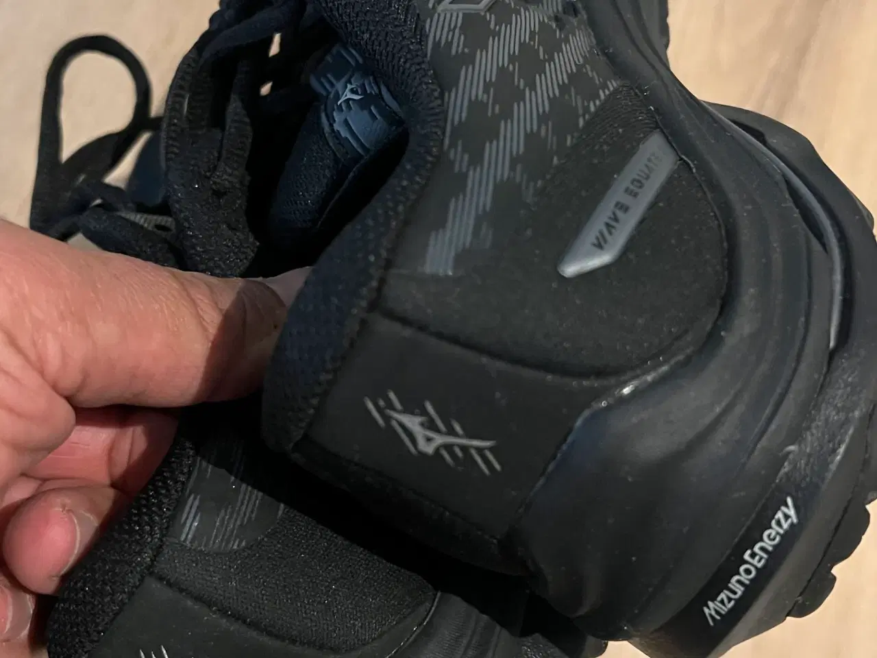 Billede 6 - Mizuno Wave Equate 7 løbesko str 40 sort