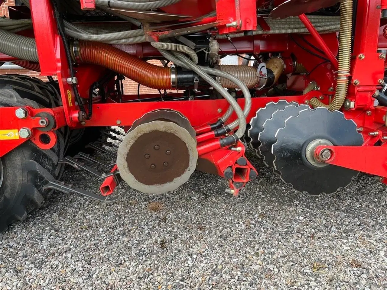 Billede 4 - Kverneland U-DRILL 6000 PLUS BUGSERET A-drill 200 frøudstyr
