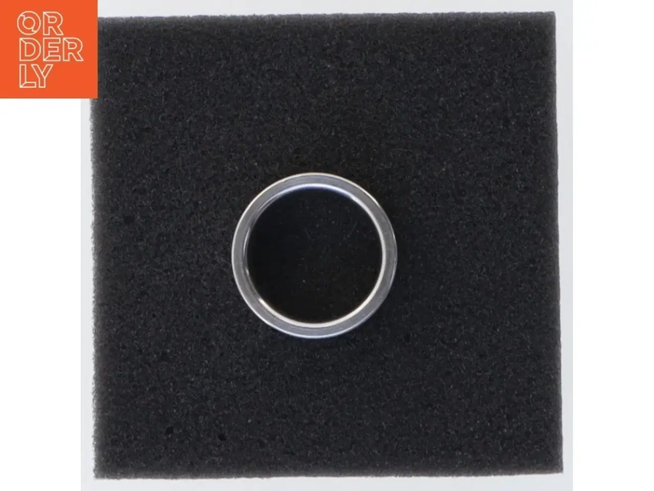 Billede 3 - Sølvfarvet ring (str. Størrelse, 60)