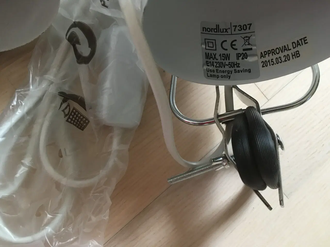 Billede 3 - Nordlux Cyclone klemme lampe i hvid metal 