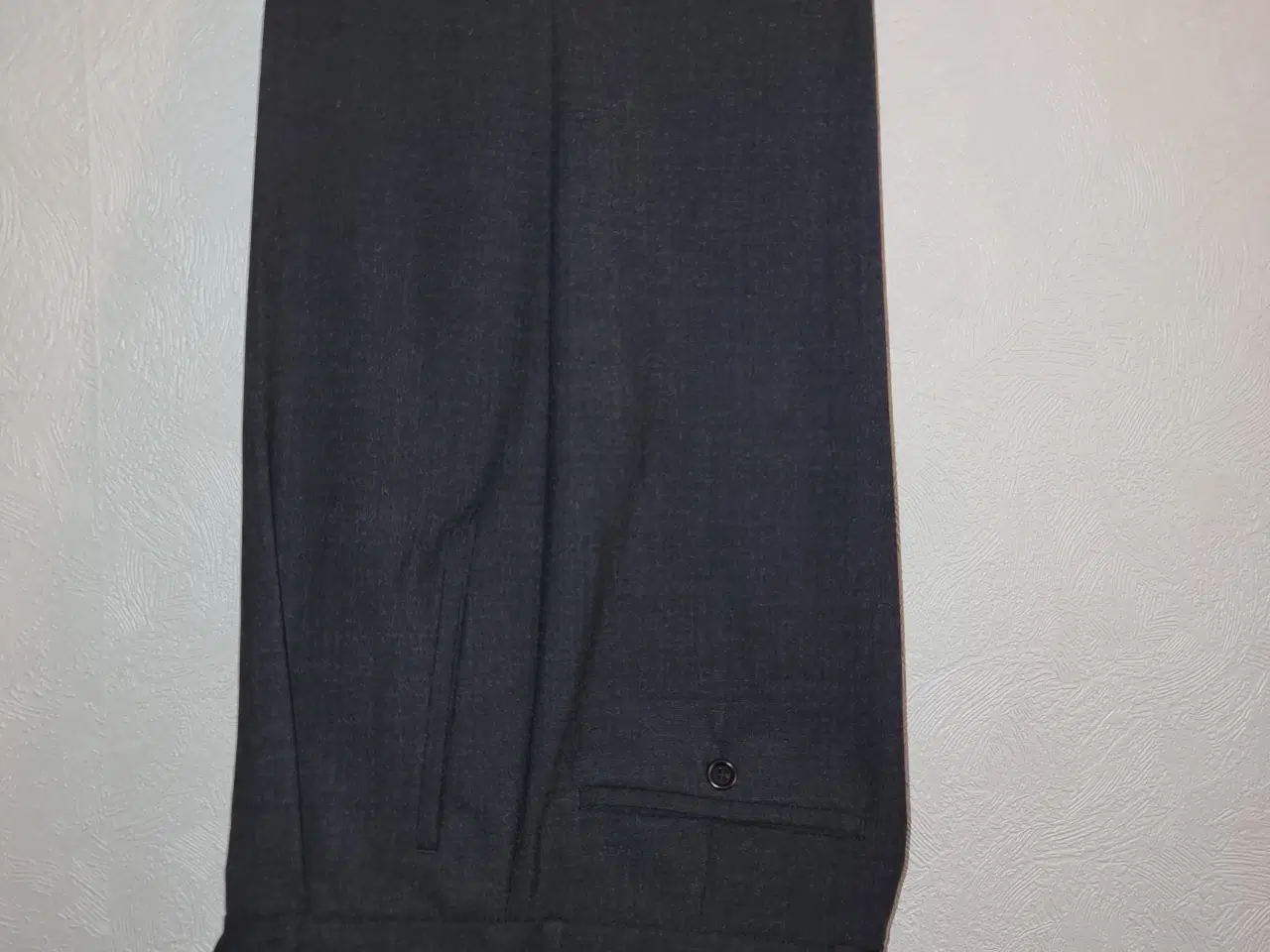 Billede 2 -  Habit med  skjorte str. 40