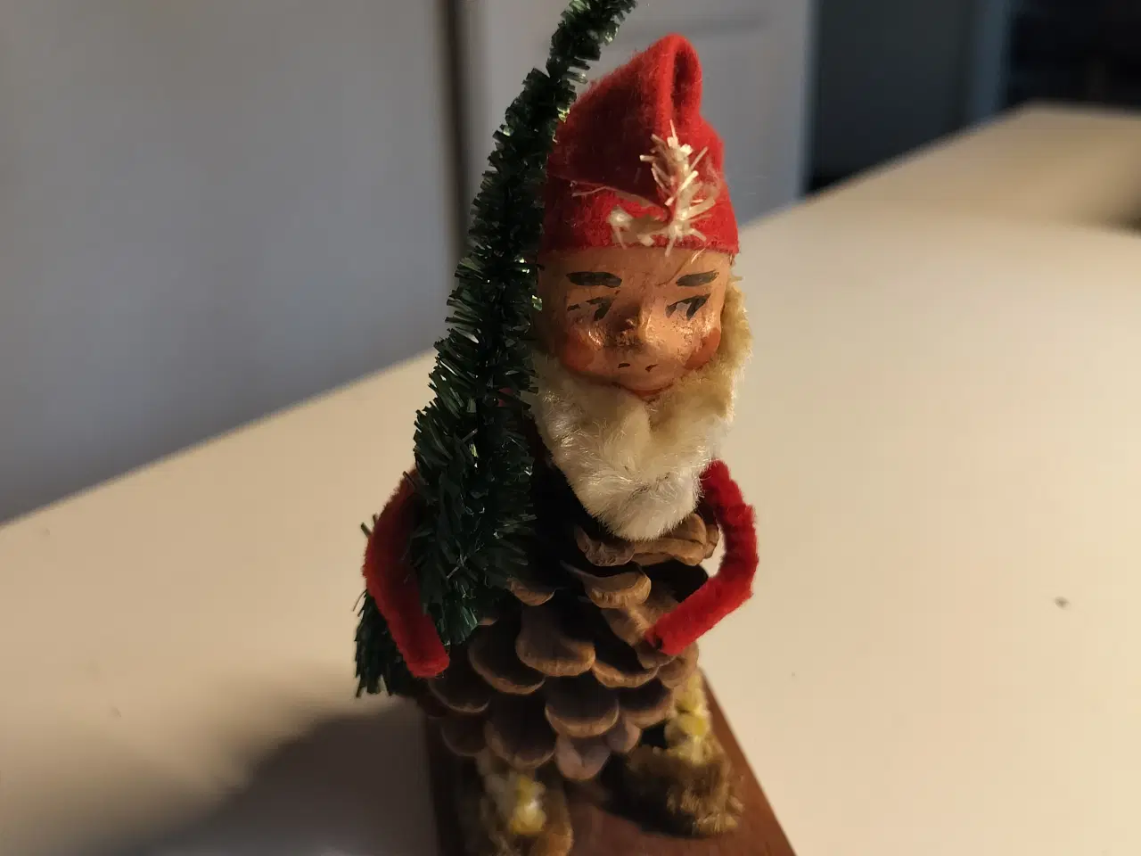 Billede 2 - Gammel koglenisse med juletræ