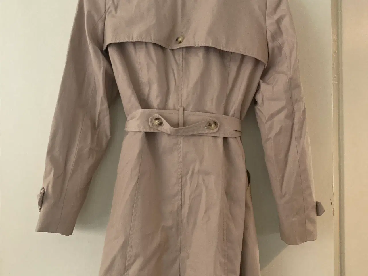 Billede 2 - Trenchcoat i beige 