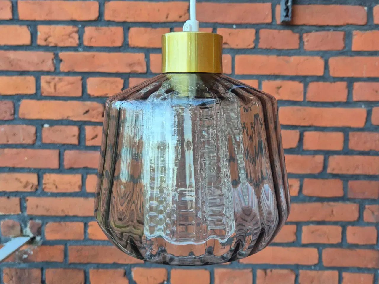 Billede 3 - Smuk svensk retrolampe i røgfarvet glas 