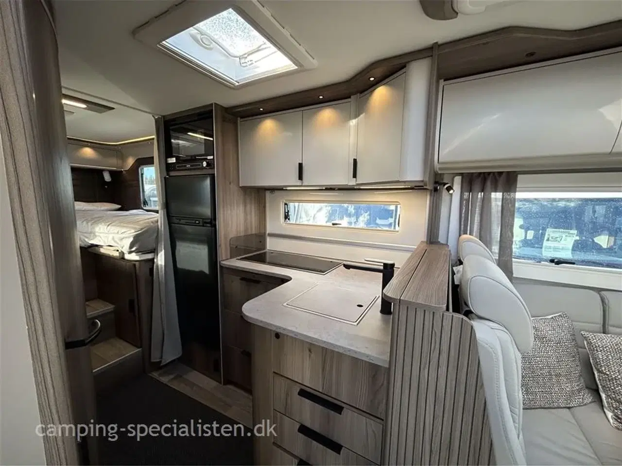 Billede 12 - 2026 - Kabe Travel Master Crown I 780 LGB   Kabe Crown i 780 LGB 2026 - Kan nu  ses  hos Camping-Specialisten.dk