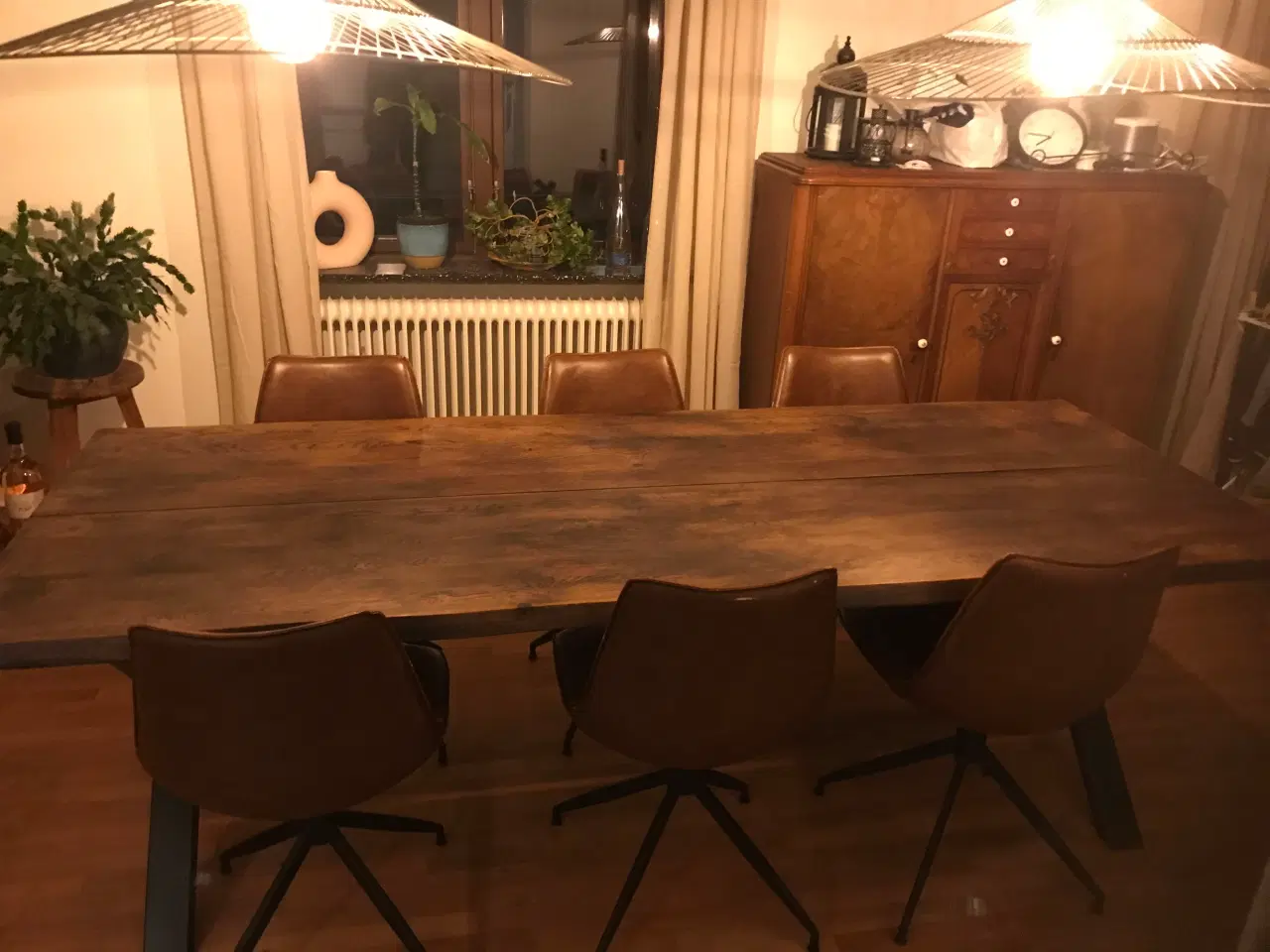 Billede 2 - Spisebord i massiv egetræesplanker