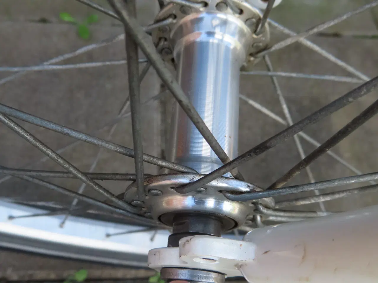 Billede 12 - Super flot totalt renoveret pigecykel 24 tommer