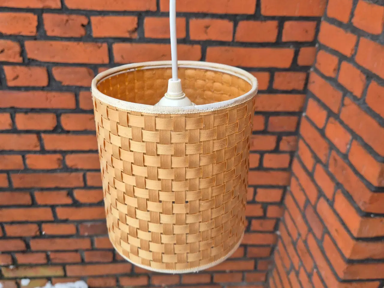 Billede 7 - Sød retrolampe i flet med det hyggeligste lys