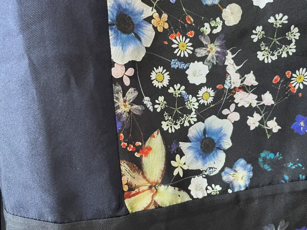 Billede 3 - Munthe Faiza silkeskjorte 