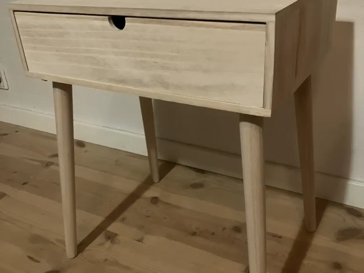 Billede 2 - 2 pæne sengeborde 