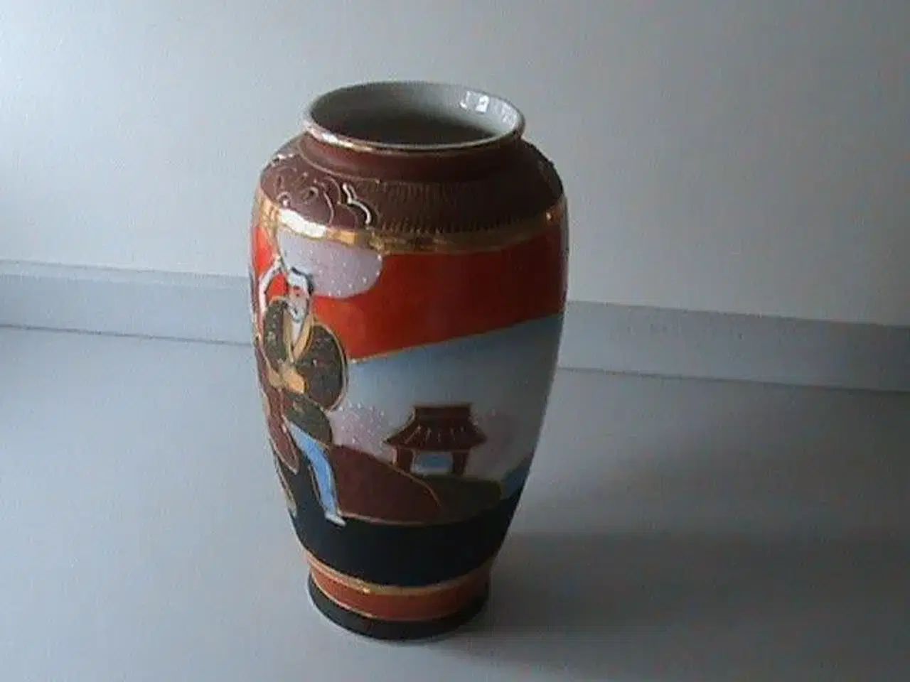 Billede 1 - Japansk porcelæn vase dekoreret