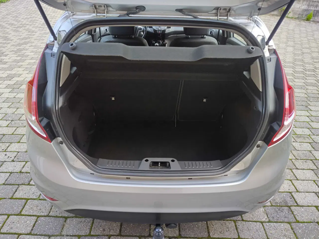 Billede 8 - Ford Fiesta 2013 Faciliteter model med Med lys.