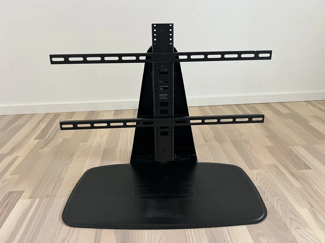 Billede 1 - TV ophæng uden at bore i væggen