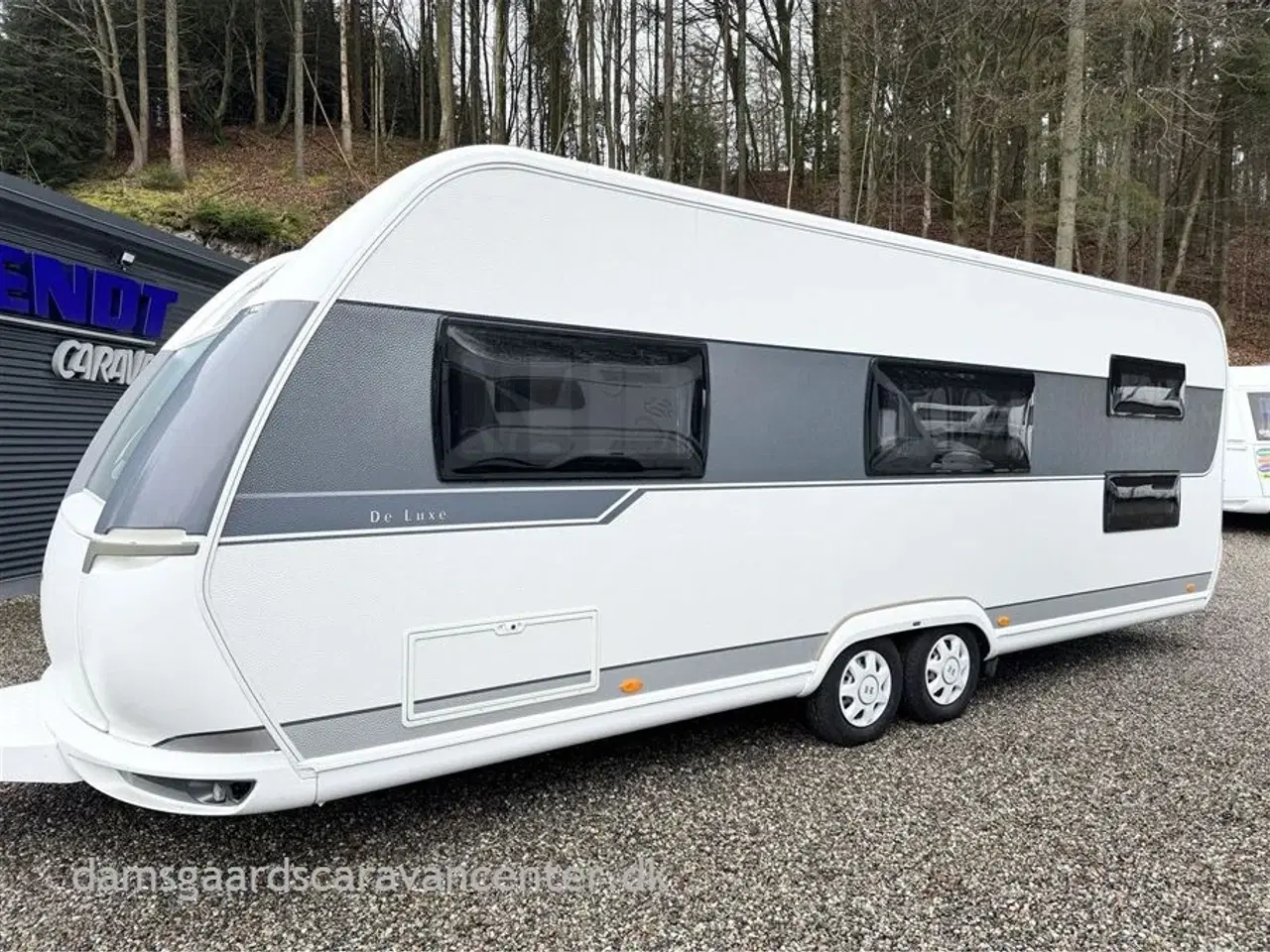 Billede 4 - 2015 - Hobby De Luxe 650 KMFe   Dobbeltseng-Køjer-Telt