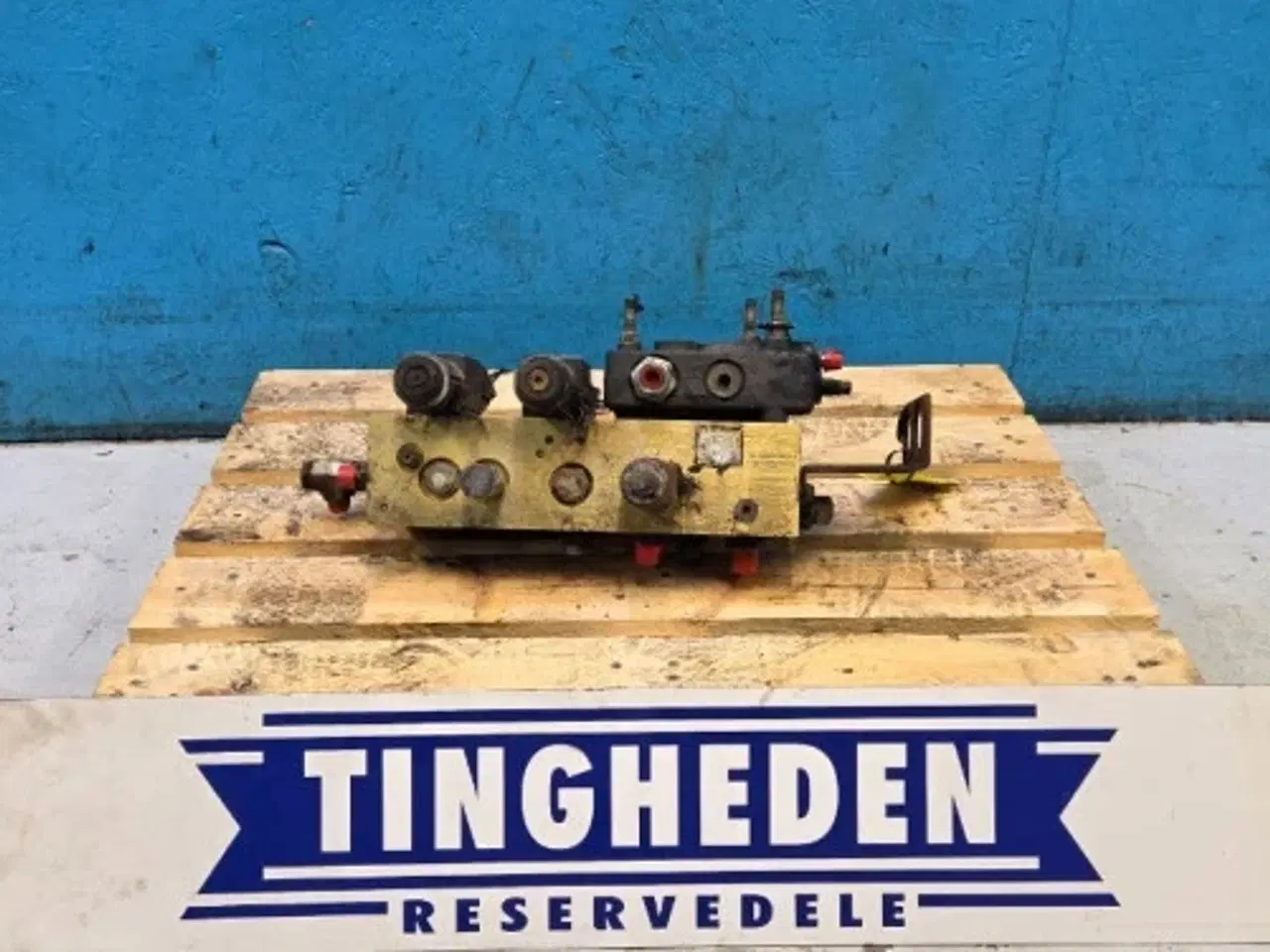 Billede 1 - Case 8010 Hydraulikventil 87109742
