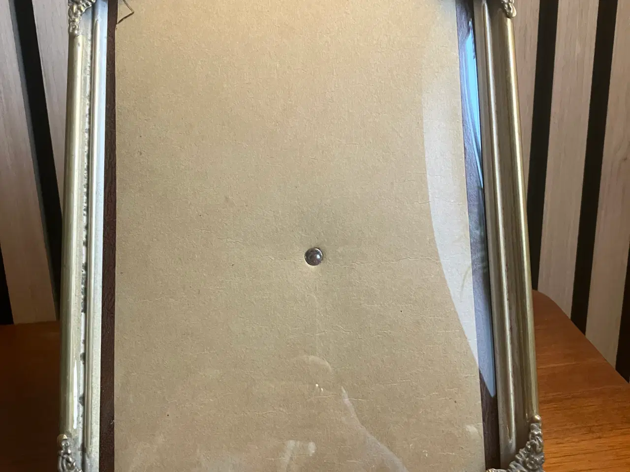 Billede 2 - Gammel metal ramme med buet glas og patina