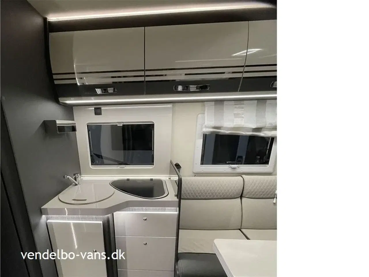 Billede 10 - 2024 - Rollerteam Kronos 267P Comfort Power Selekt   Face to Face siddegruppe - mere gulvplads