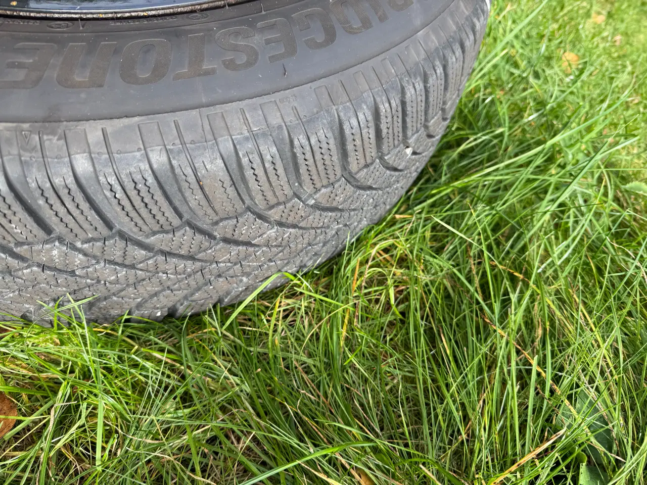 Billede 2 - 4 stk bridgestone vinterdæk med stålfælge sælges