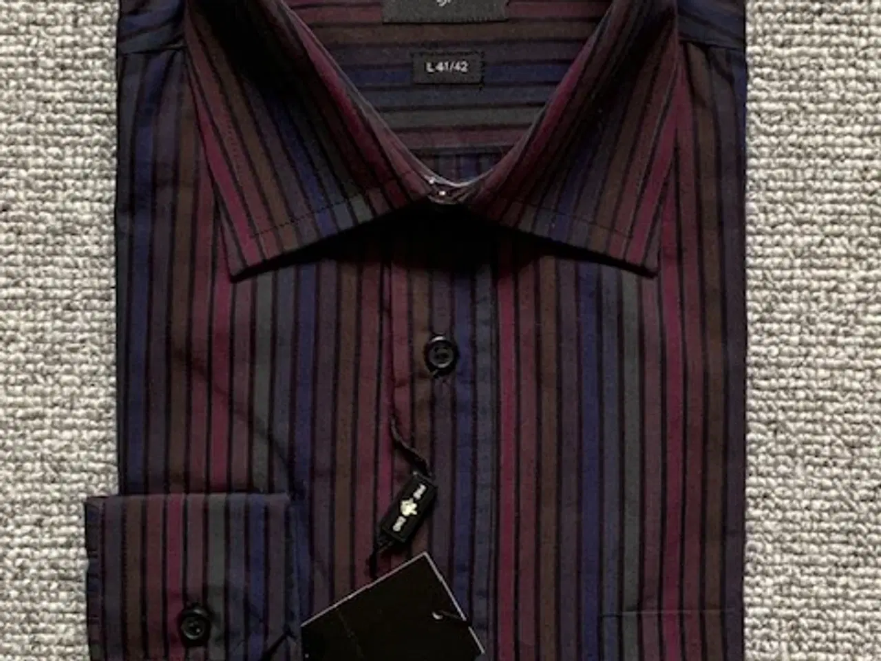 Billede 2 - Tøjpakke, 2 skjorter og 1 bluse, L/XL - NYT