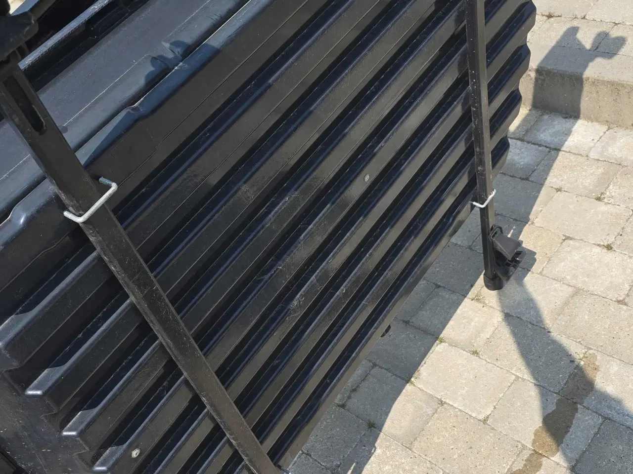 Billede 4 - Tagboks med Thule bøjler.
