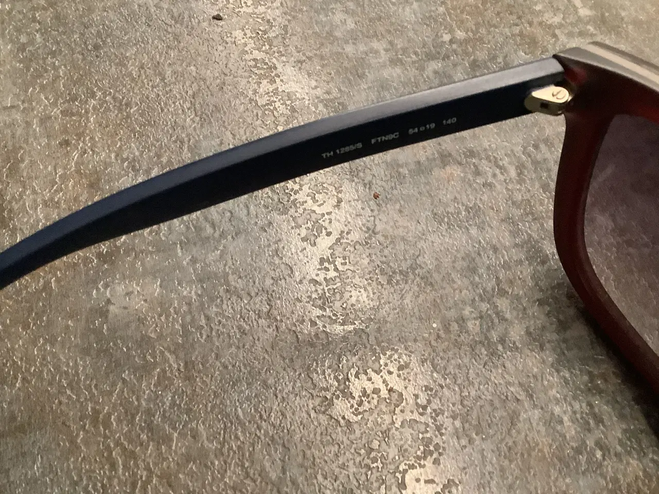 Billede 4 - Solbrille- Tommy Hilfinger model 1285