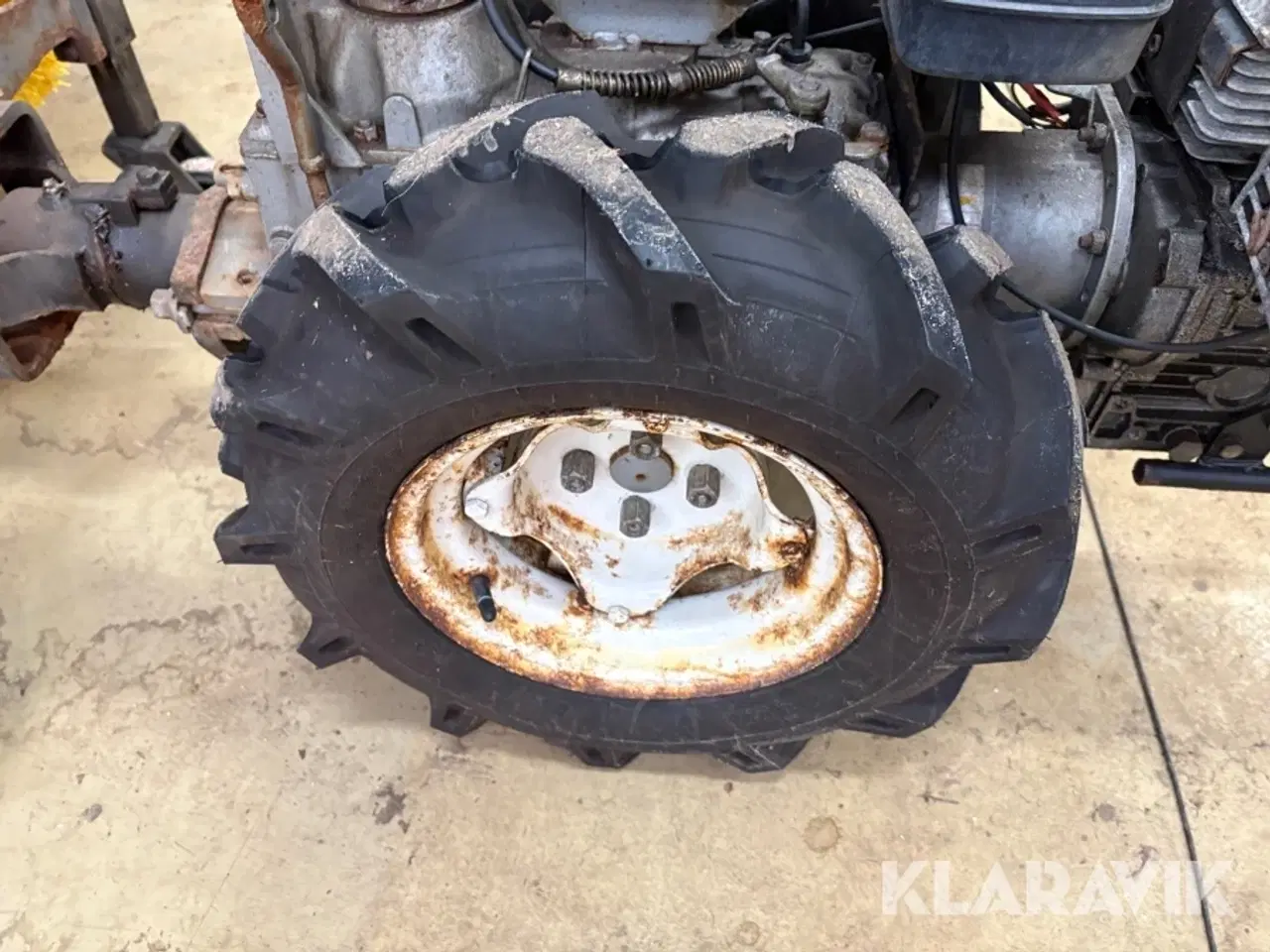 Billede 11 - Redskabsbærer med kost Nibbi Mak6