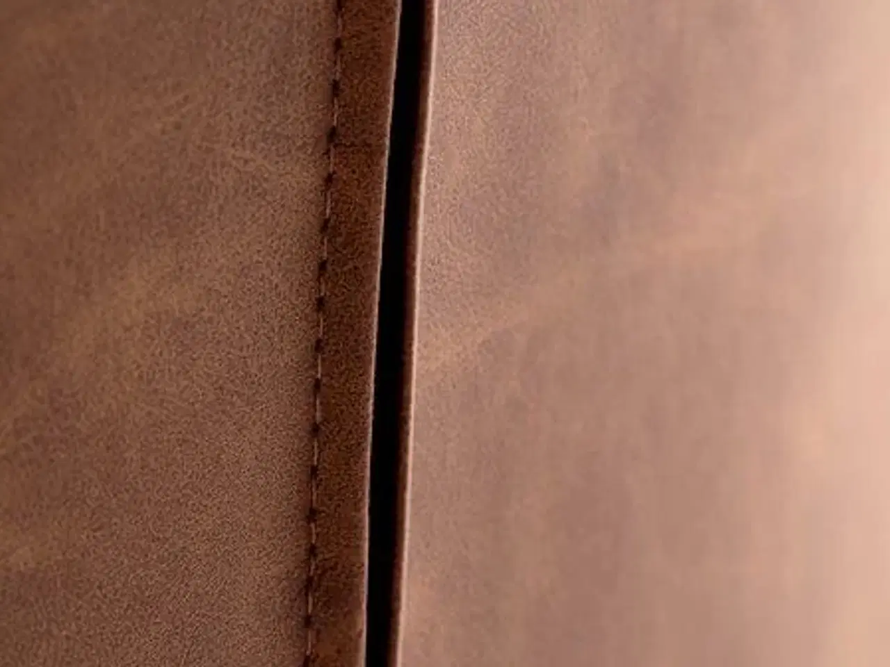 Billede 5 - 2 cognac farvede stole fra Jysk 