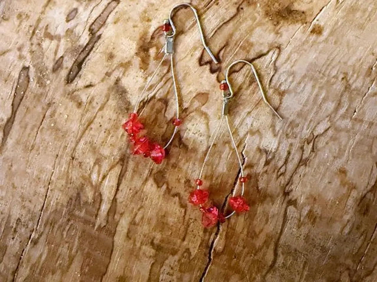 Billede 4 - Øreringe - perler på dråbeformet wire / tigertail