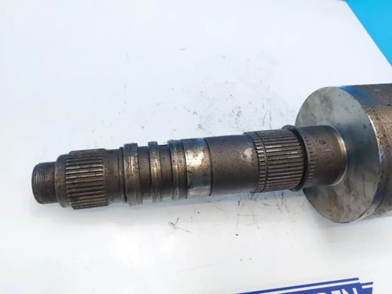 Billede 13 - New Holland LB115B Transmission Aksel 85823852