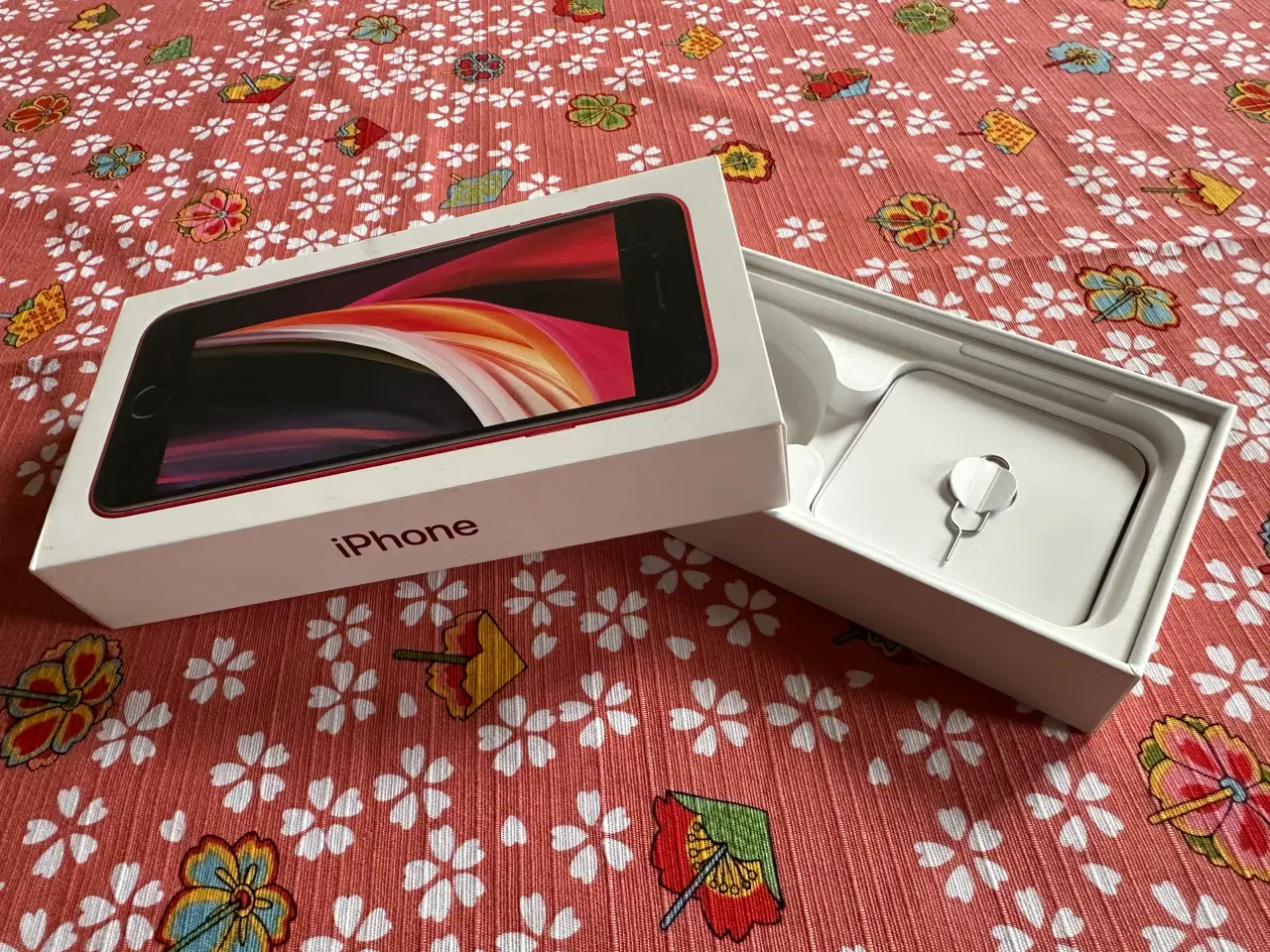 Billede 5 - Iphone SE 2020 2. gen (rød) 128GB sælges