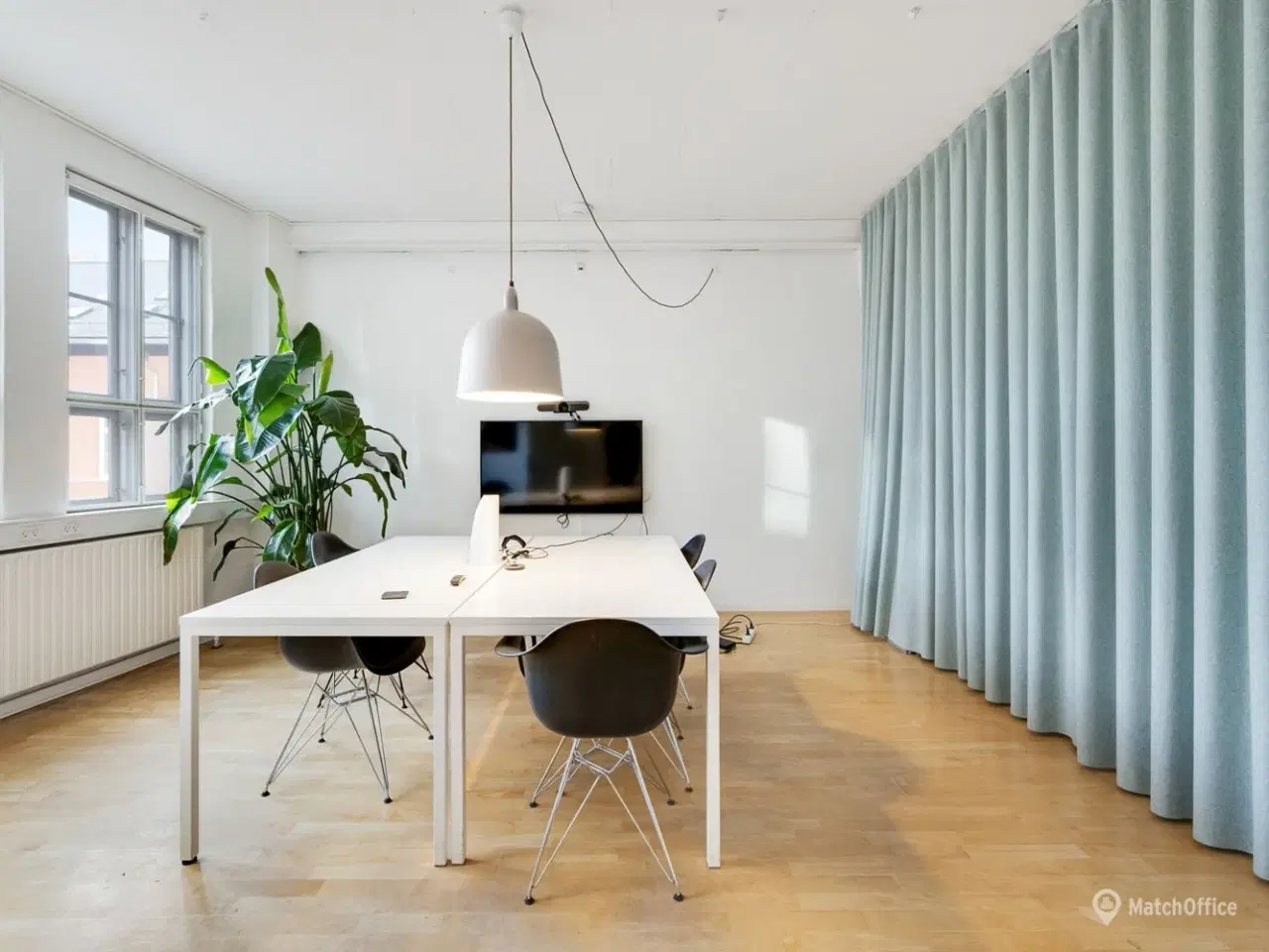 Billede 4 - Flot og lyst kontor i den gamle chokoladefabrik