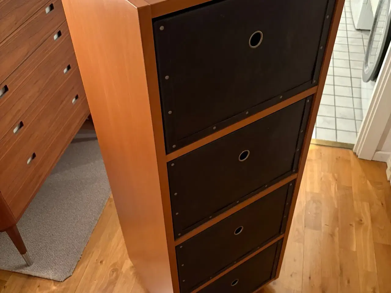 Billede 2 - Skab, 4 skuffer på hjul