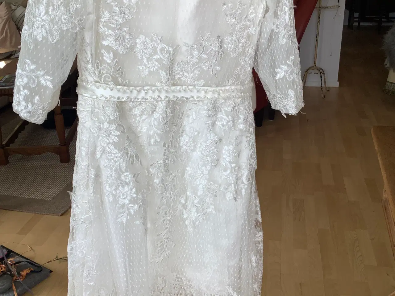 Billede 4 - Hvid konfirmands kjole. 