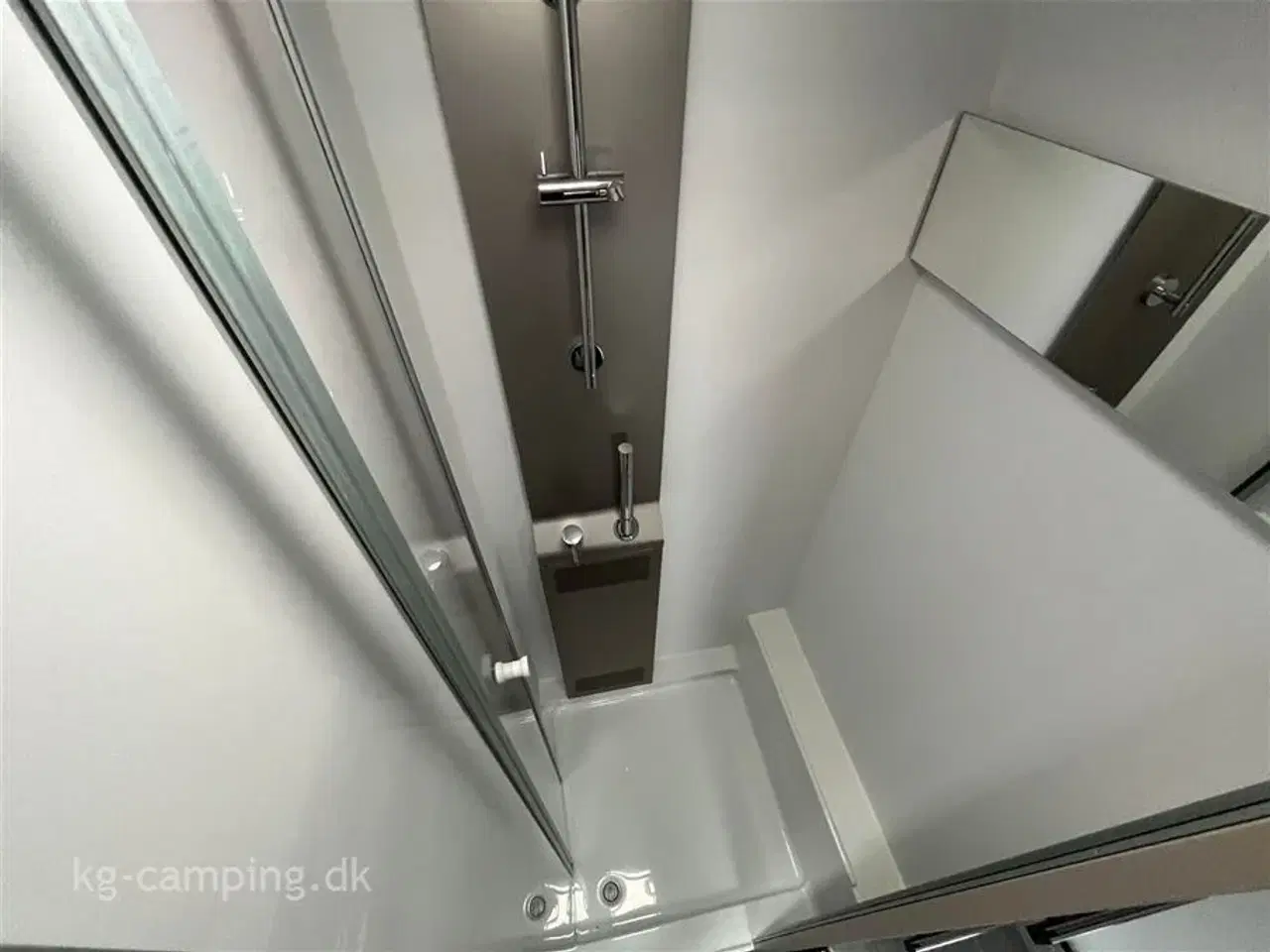 Billede 14 - 2026 - Adria Alpina 613 UT Alde Centralvarme   Lækker enkeltsengs vogn med Alde centralvarme!