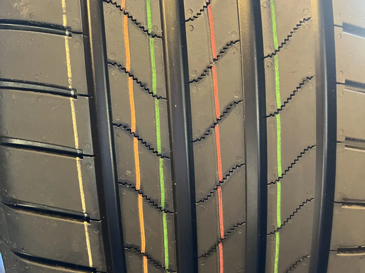 Billede 4 - Nye 215-45-20 Sommerdæk Bridgestone.