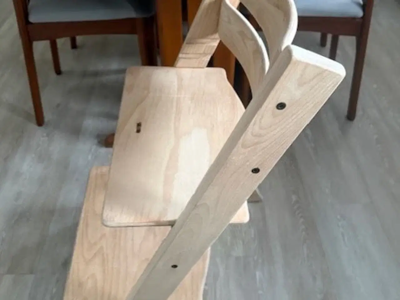 Billede 4 - Trip Trap Højstol i Massiv Bøg Lys Natur.