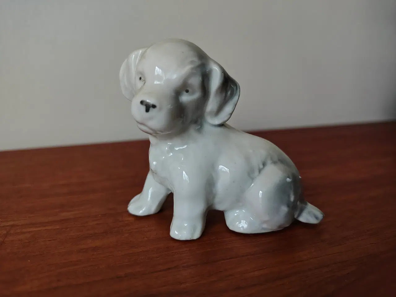 Billede 1 - Fin lille porcelænshund