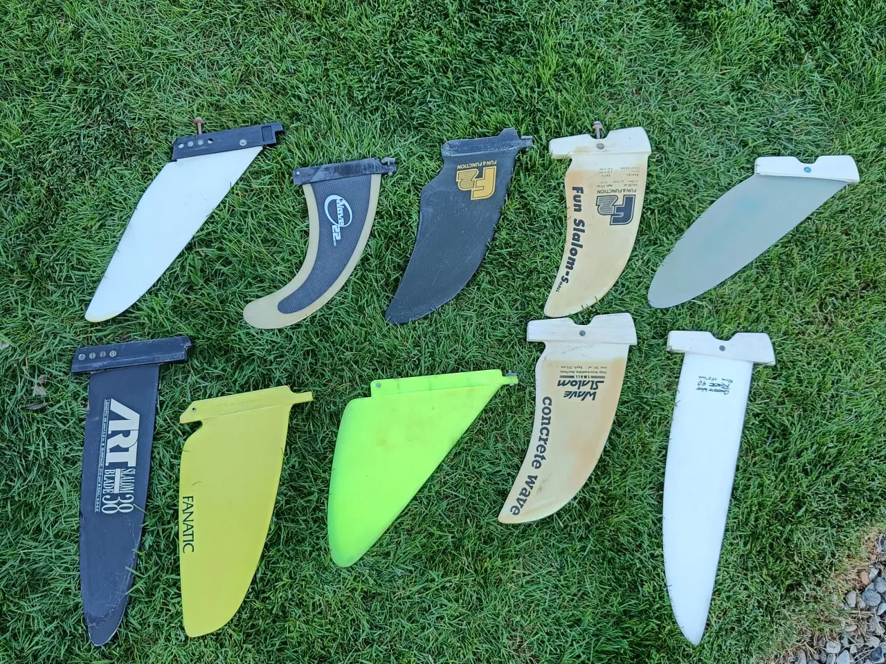 Billede 3 - Surfboards 4 stk. inkl. finner master bomme sejl