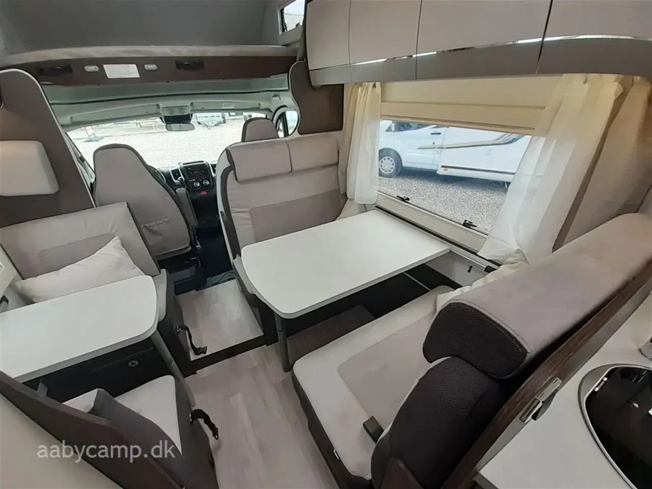 Billede 12 - 2021 - Benimar Sport 323 NK   Den Perfekte Familie camper. NK pakke. automatgear. solceller. Bemærk kun 20,000 Km !!!!