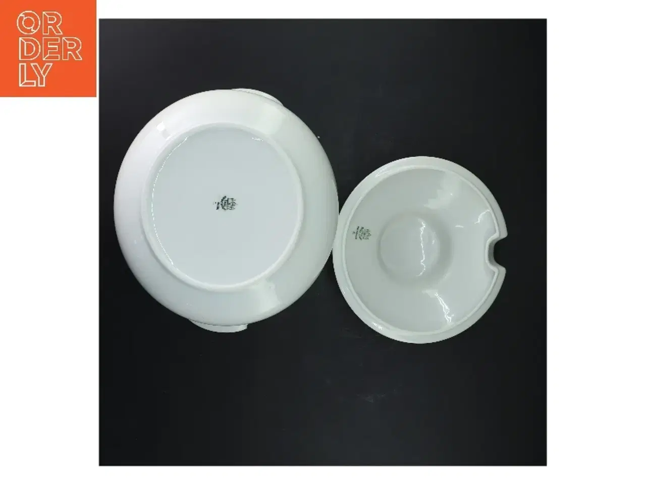 Billede 2 - Hvidpot  porcelænsterrin med låg fra B&G (str. Ø 21x h 18,5 cm)