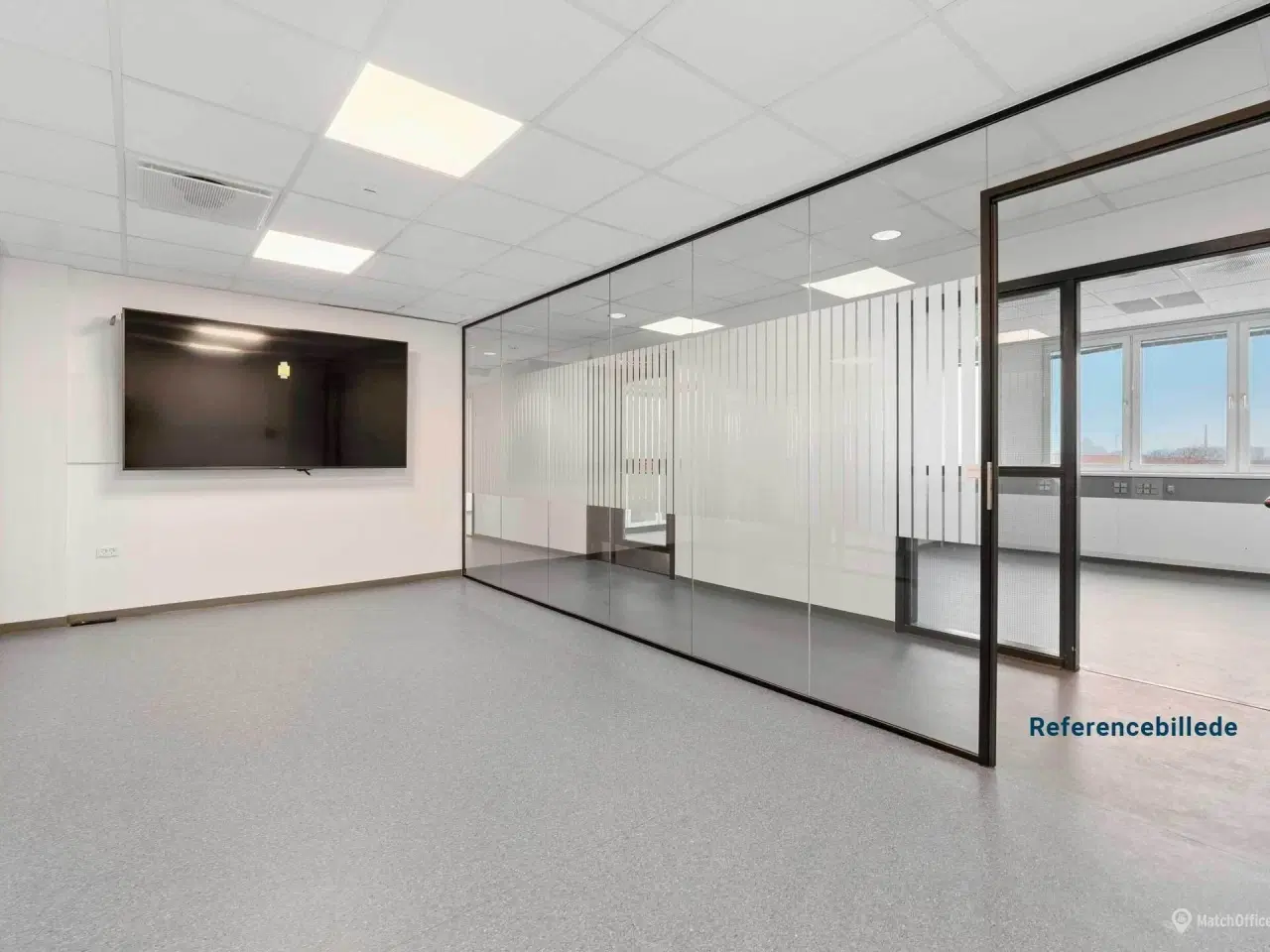 Billede 1 - Lyst og nyistandsat laboratorie med kontor tæt på metro