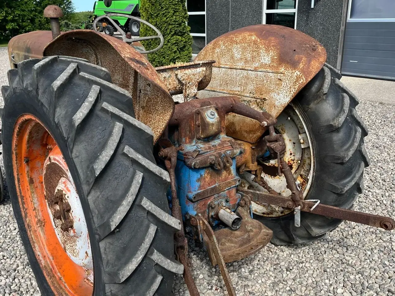 Billede 9 - Fordson Major Motoren mangler, men mange god dele.