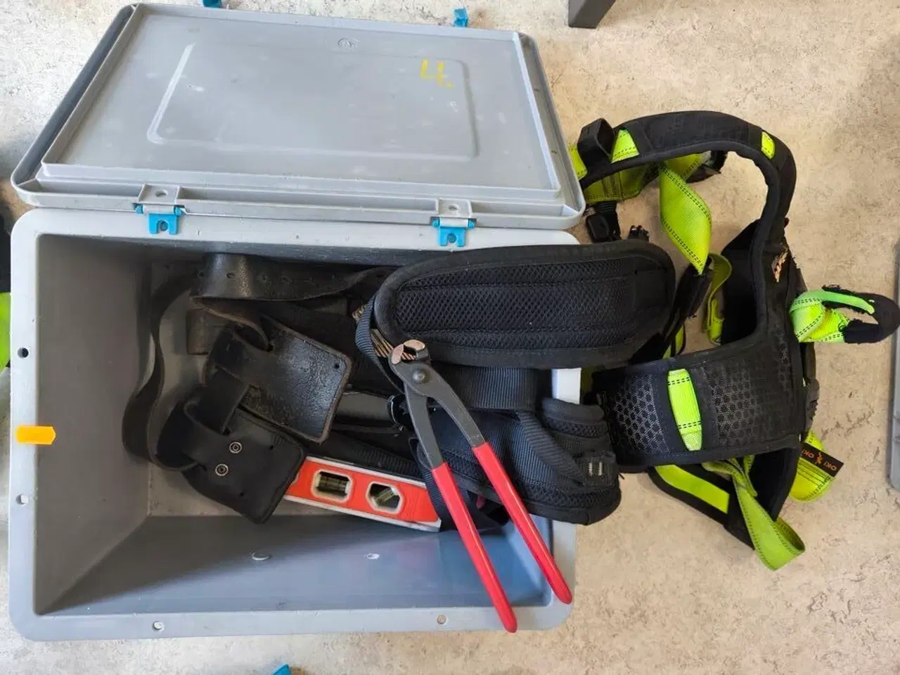 Billede 1 - Kasse m. sikringsgrej samt div.