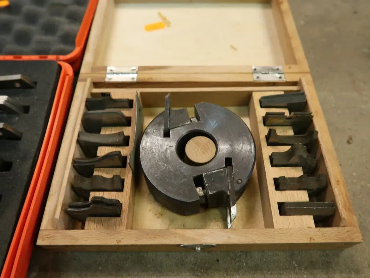 Billede 2 - 2 stk. værktøjssæt