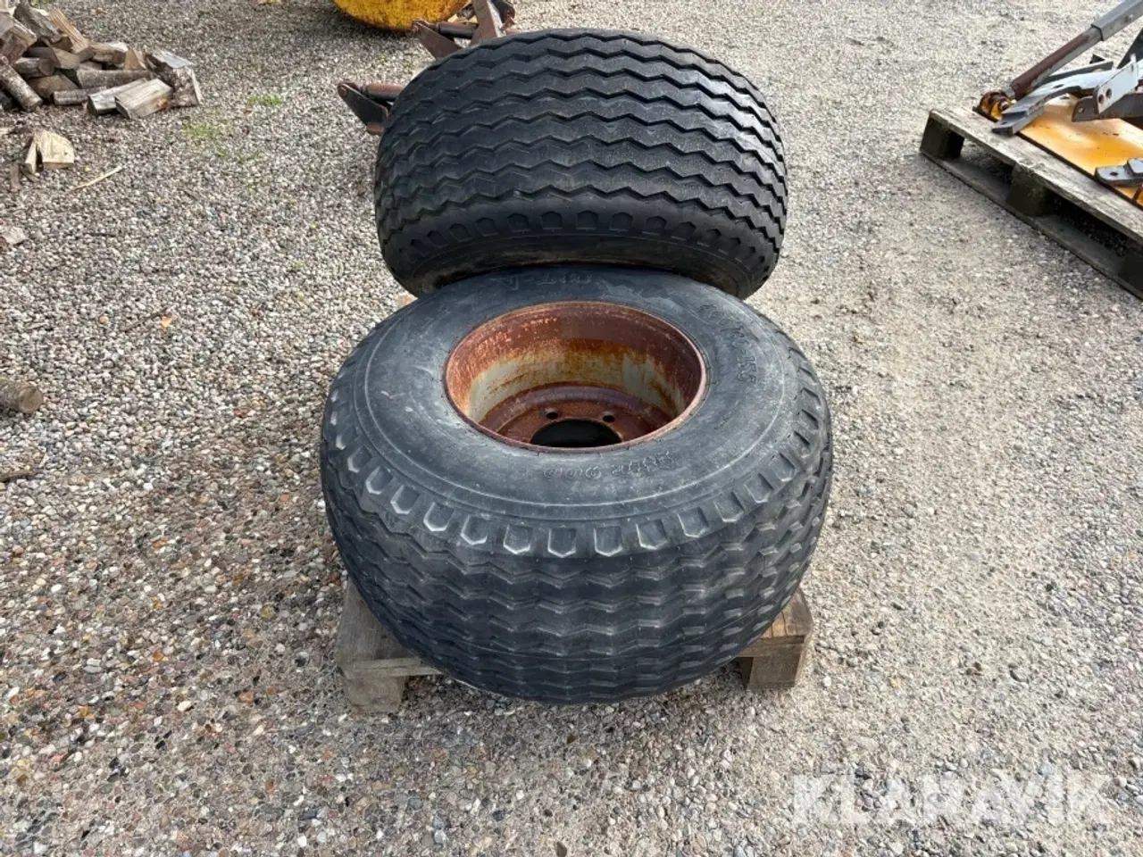 Billede 4 - Dæk BKT V-line - 2stk