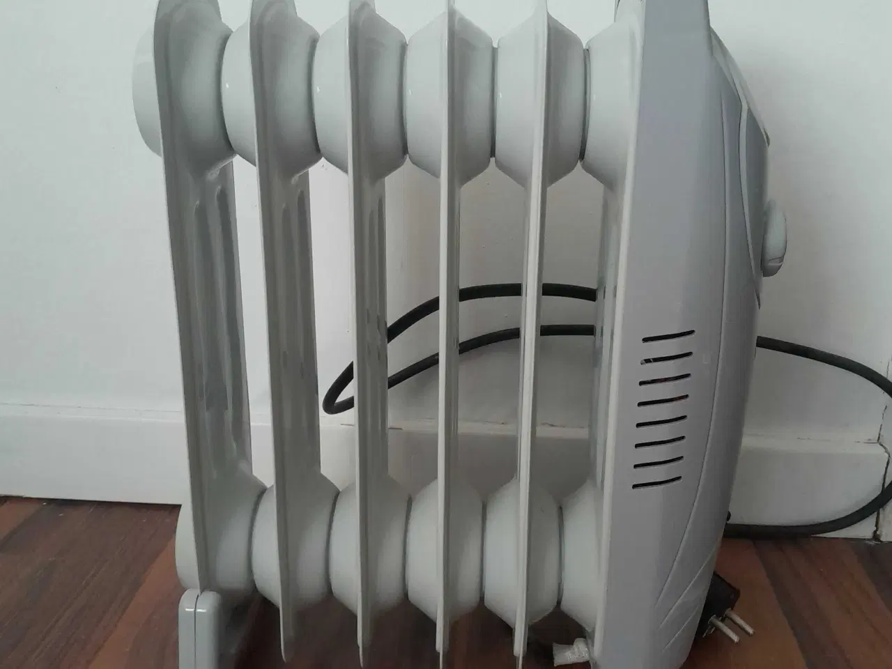 Billede 1 - Lille el radiator