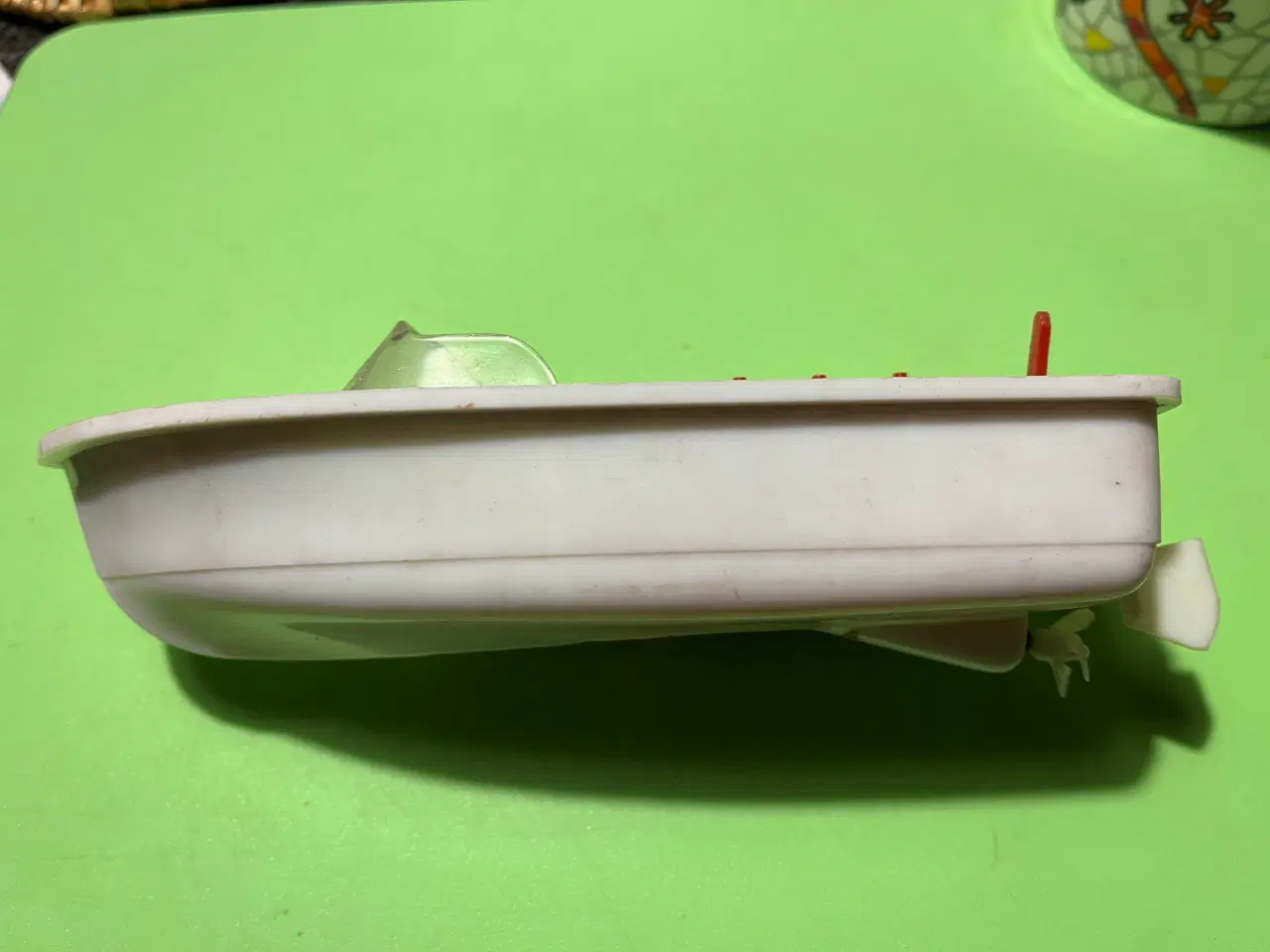 Billede 2 - Gl. plastik legetøjsbåd. Giv bud.