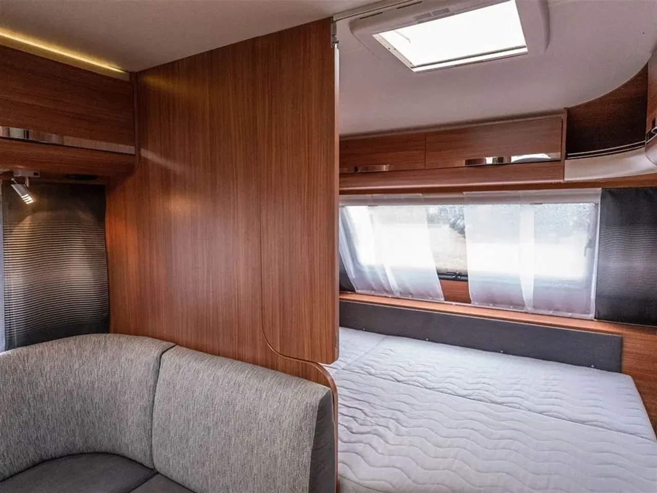 Billede 49 - 2013 - Adria Adora 563 PT   Rigtig fin vogn med køjer og dobbeltseng